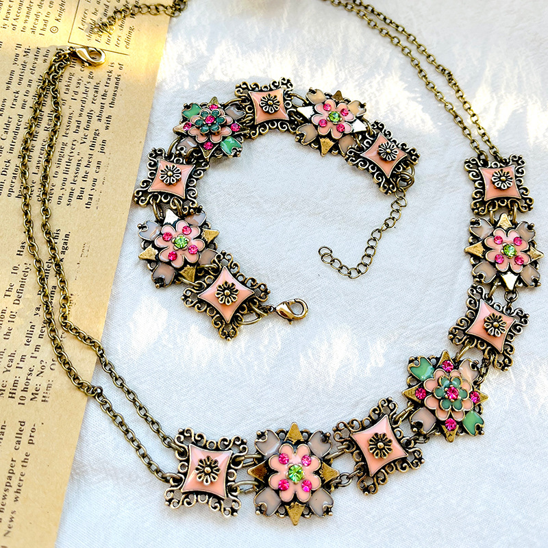Retrofashion Necklace Bracelet - Resin Art Necklace ulasan dan harga