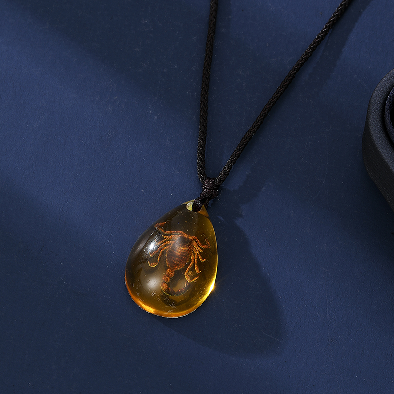 Retro Amber Pendant Necklace F - Resin Art Necklace ulasan dan harga