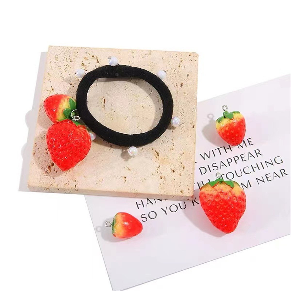 SG04 Cute 5pcs Strawberry Frui - Resin Art Necklace ulasan dan harga